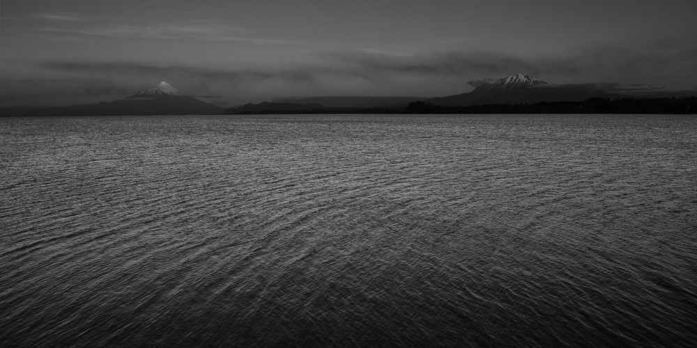 Lago Llanquihue e vulcões Osorno e El Calbuco, Chile, 2013